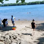 Rheingau 524 Schlaffassdorf Direkt Am Rhein 营地 *