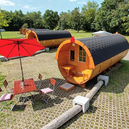 Camping Rheingau 524 Schlaffassdorf Direkt Am Rhein