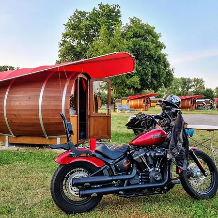 Campsite Rheingau 524 Schlaffassdorf Direkt Am Rhein Geisenheim