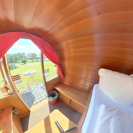 Rheingau 524 Schlaffassdorf Direkt Am Rhein