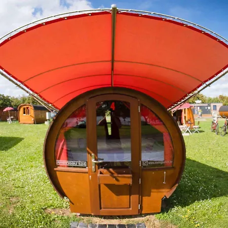 Campsite Rheingau 524 Schlaffassdorf Direkt Am Rhein Geisenheim