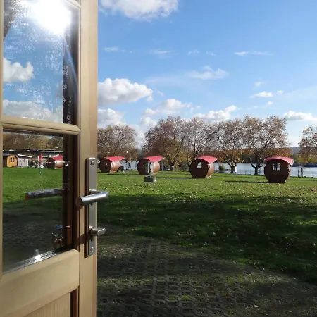 Rheingau524 Schlaffassdorf Direkt Am Rhein Camping