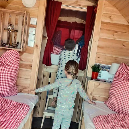 Campsite Rheingau 524 Schlaffassdorf Direkt Am Rhein Geisenheim