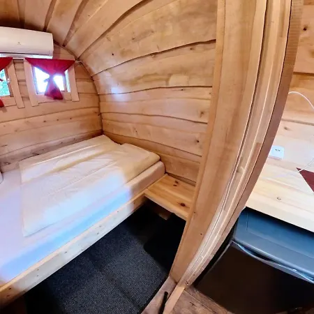Campsite Rheingau 524 Schlaffassdorf Direkt Am Rhein *