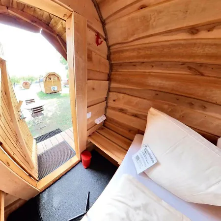 Rheingau524 Schlaffassdorf Direkt Am Rhein Camping *