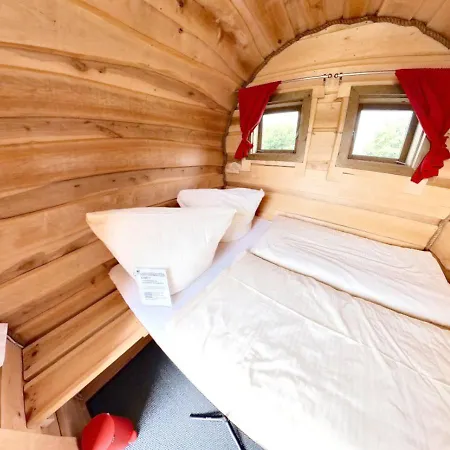 Campsite Rheingau 524 Schlaffassdorf Direkt Am Rhein *