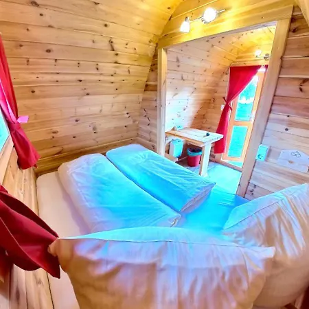 Campsite Rheingau 524 Schlaffassdorf Direkt Am Rhein *