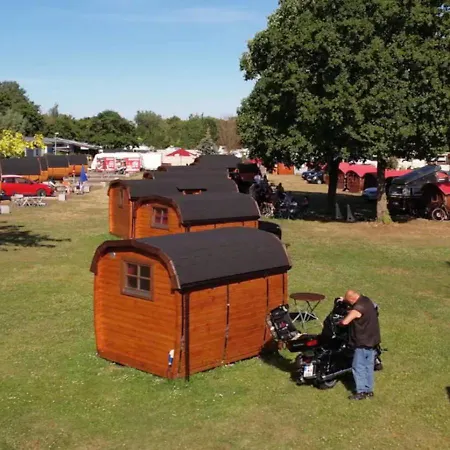 Rheingau524 Schlaffassdorf Direkt Am Rhein Camping *