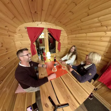 Campsite Rheingau 524 Schlaffassdorf Direkt Am Rhein