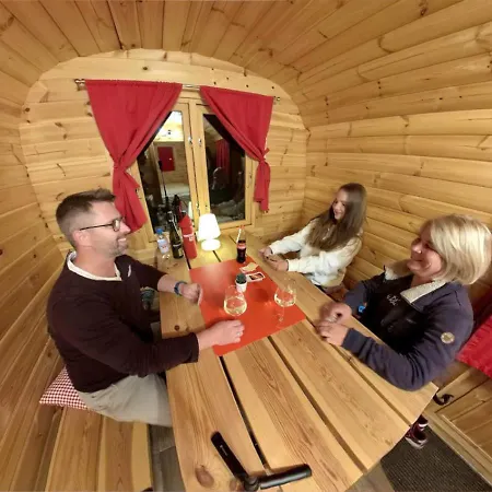 Rheingau524 Schlaffassdorf Direkt Am Rhein Camping