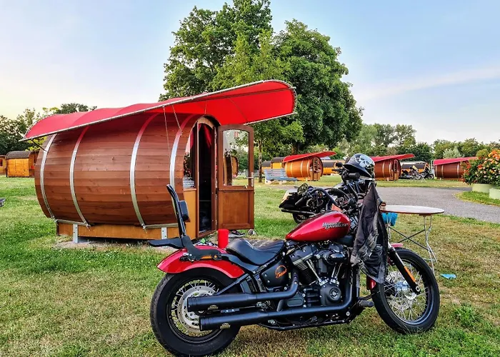 Parque de Campismo Rheingau 524 Schlaffassdorf Direkt Am Rhein Geisenheim