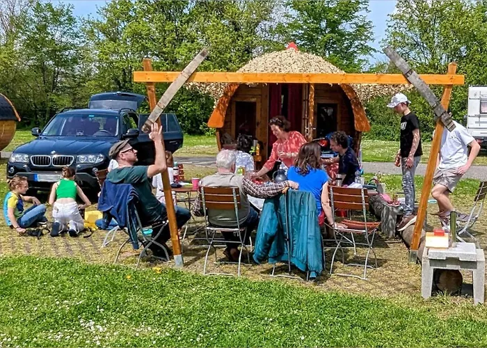 Rheingau 524 Schlaffassdorf Direkt Am Rhein Parque de Campismo Geisenheim