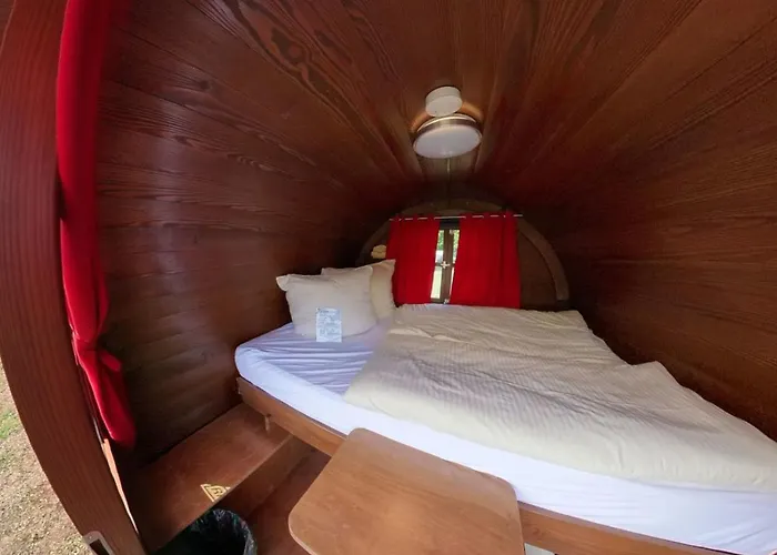 Rheingau 524 Schlaffassdorf Direkt Am Rhein Parque de Campismo