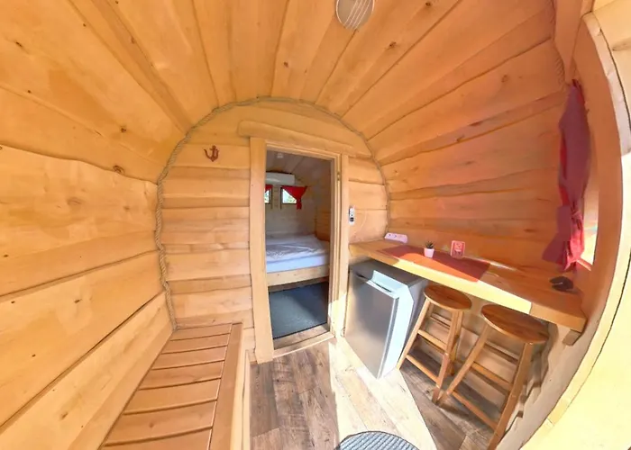 Rheingau 524 Schlaffassdorf Direkt Am Rhein Parque de Campismo Geisenheim