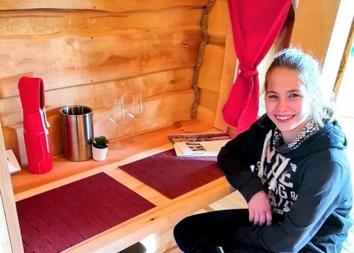 Rheingau 524 Schlaffassdorf Direkt Am Rhein Parque de Campismo *