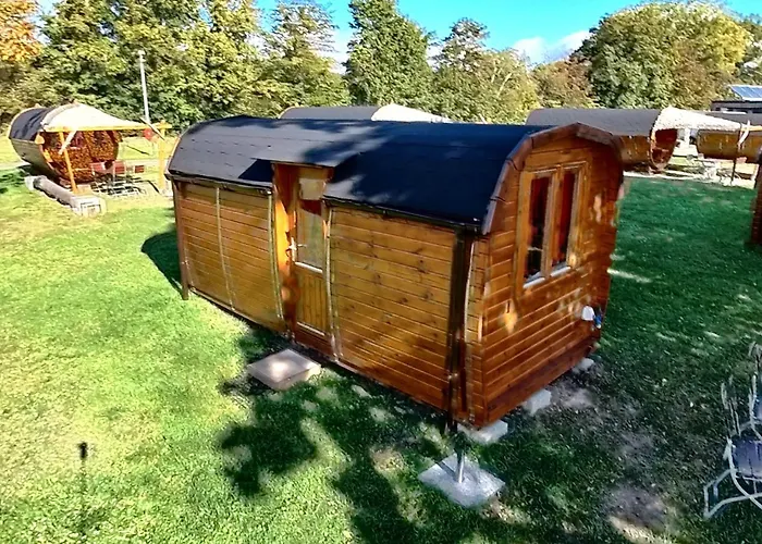 Parque de Campismo Rheingau 524 Schlaffassdorf Direkt Am Rhein Geisenheim