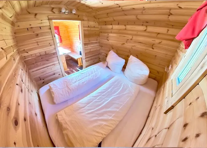 Rheingau 524 Schlaffassdorf Direkt Am Rhein Parque de Campismo