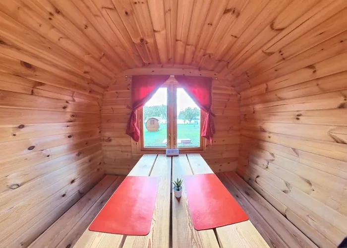 Rheingau 524 Schlaffassdorf Direkt Am Rhein Parque de Campismo *